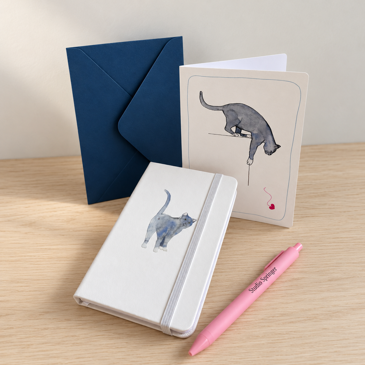 gift-set, kat, gelinieerd notitieboekje harde kaft van pu- leder met een brutale kat illustratie en bijpassende kaart