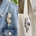 Keramieken Broche - Kat - Blauw-wit (prijs per stuk)