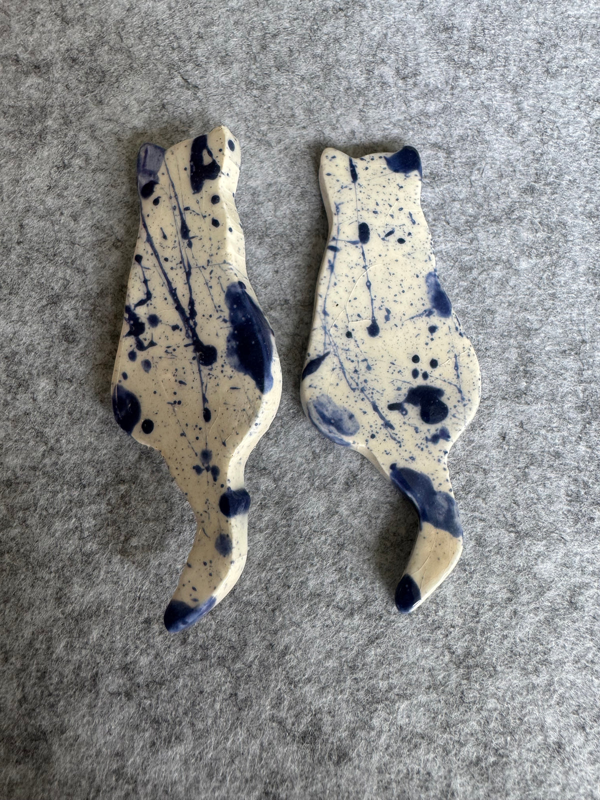 Keramieken Broche - Kat - Blauw-wit (prijs per stuk)