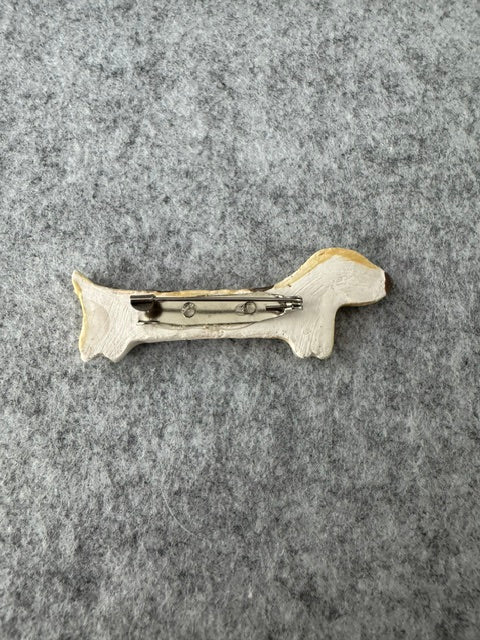 Keramieken Broche - Donker Teckeltje