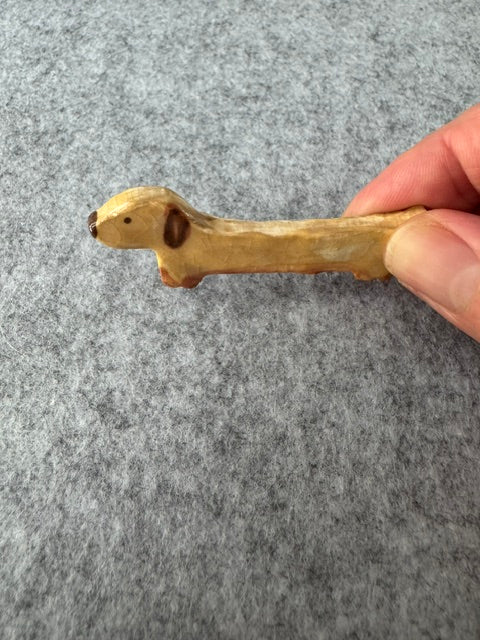 Keramieken Broche - Blonde Teckel