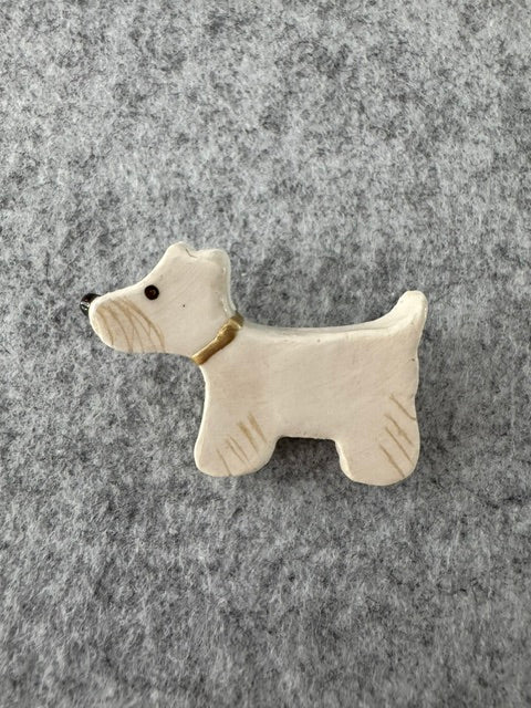 Keramieken broche - Scottie terriër gouden halsband