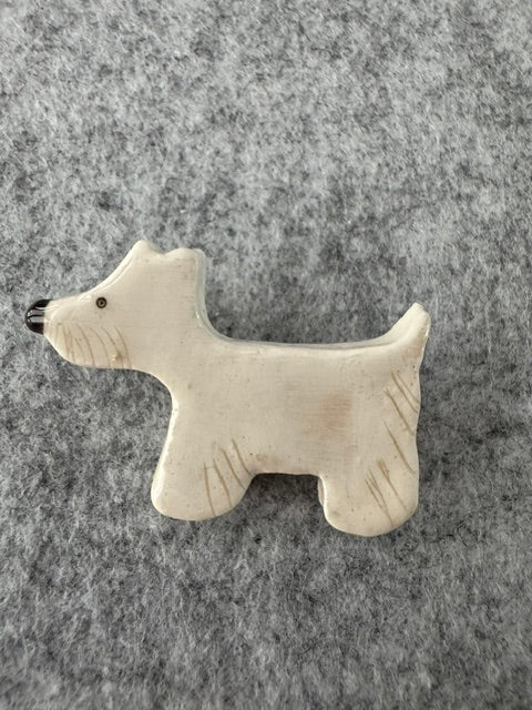 Keramieken broche - Scottie terriër wit