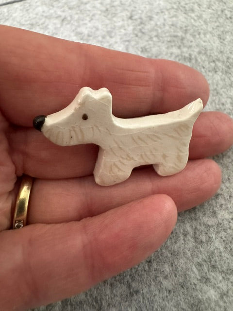 Keramieken broche - Scottie Terriër  wit