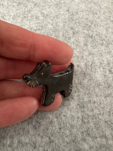 Keramieken broche - Scottie terriër zwart