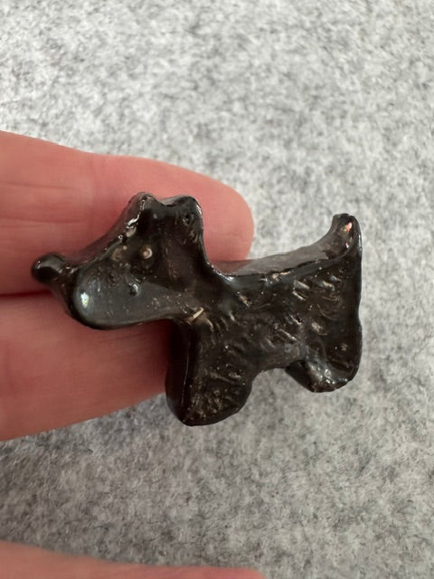 Keramieken broche - Scottie terriër zwart