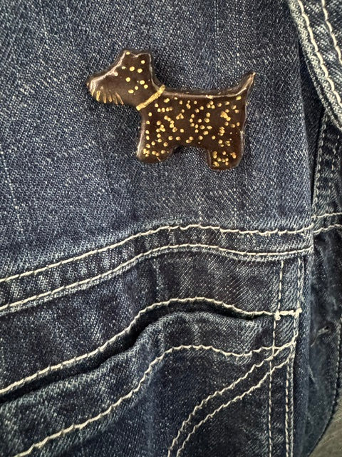 Keramieken broche - Scottie terriër zwart, gouden spikkels gouden halsband