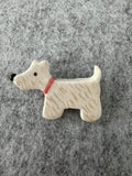 Keramieken broche - Scottie terrier met roze halsband