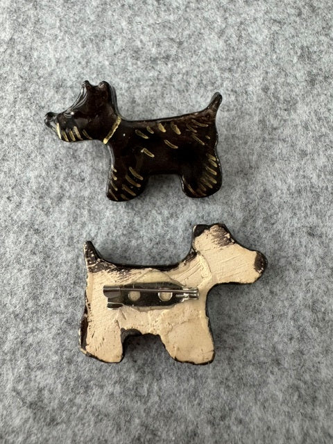 Keramieken broche - Scottie terrier zwart gouden manen